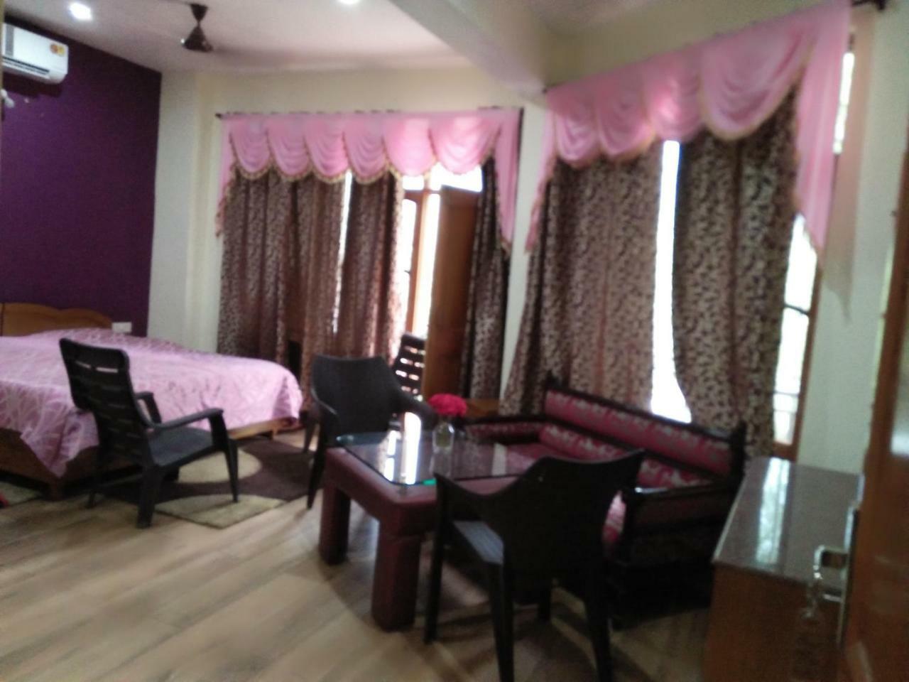 Misty Woods Hotel Dharamshala Ngoại thất bức ảnh